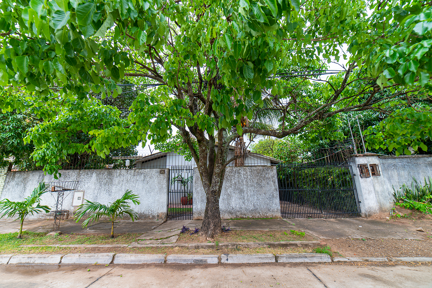 ¡HERMOSA CASA FAMILIAR!
