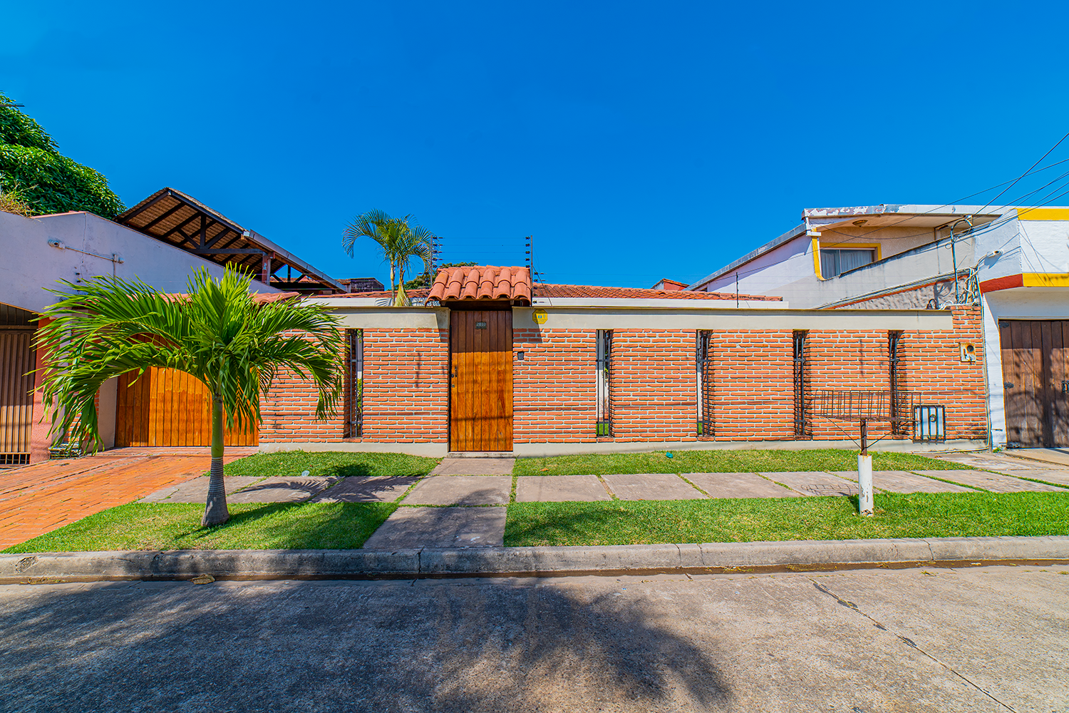 CASA EN VENTA ZONA NORTE - ENTE AV. ALEMANA Y MUTUALISTA