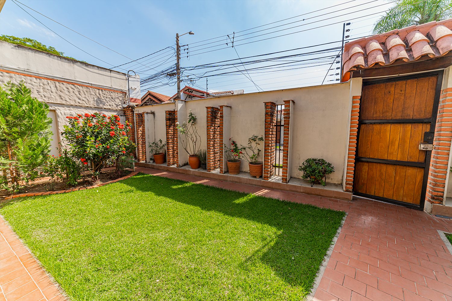 CASA EN VENTA ZONA NORTE - ENTE AV. ALEMANA Y MUTUALISTA
