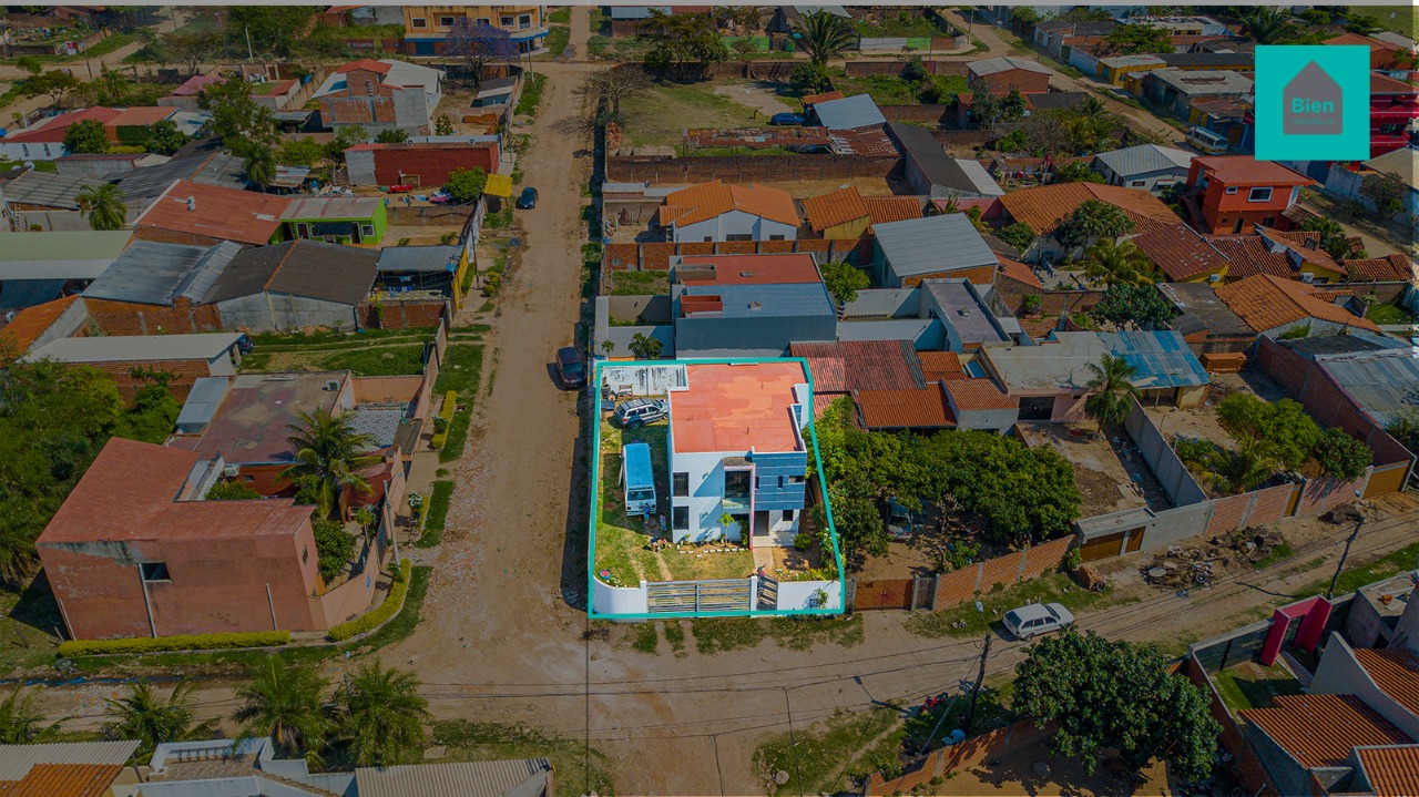 CASA EN VENTA EN Av G77 8vo ANILLO