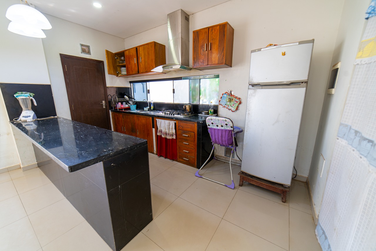 CASA EN VENTA EN Av G77 8vo ANILLO