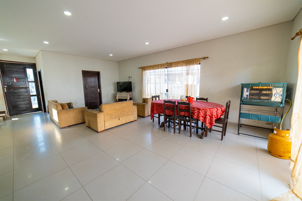CASA EN VENTA EN Av G77 8vo ANILLO