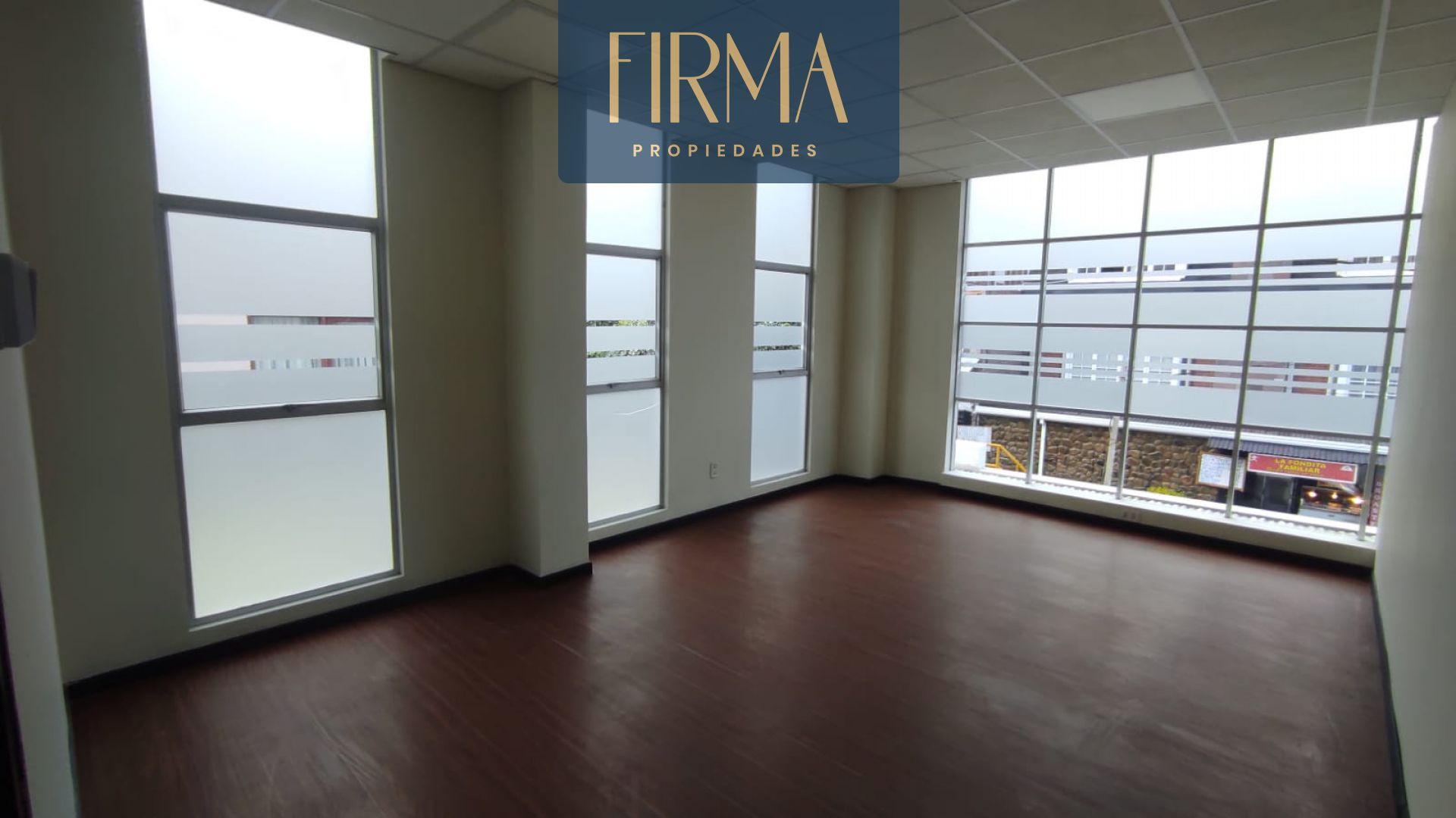 COMPRA ESTE EDIFICIO CON OFICINAS EN BAJO SEGUENCOMA