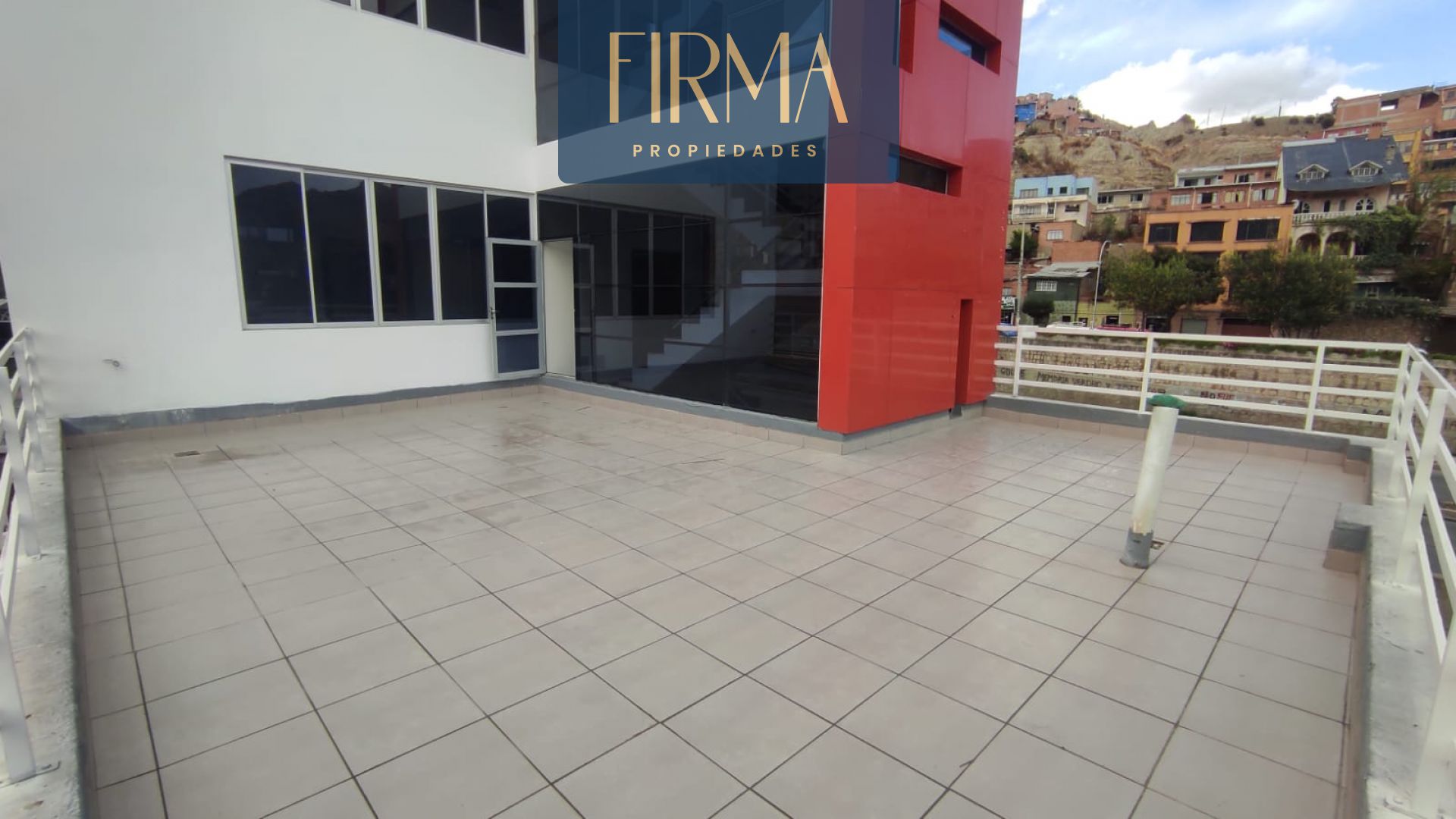 COMPRA ESTE EDIFICIO CON OFICINAS EN BAJO SEGUENCOMA