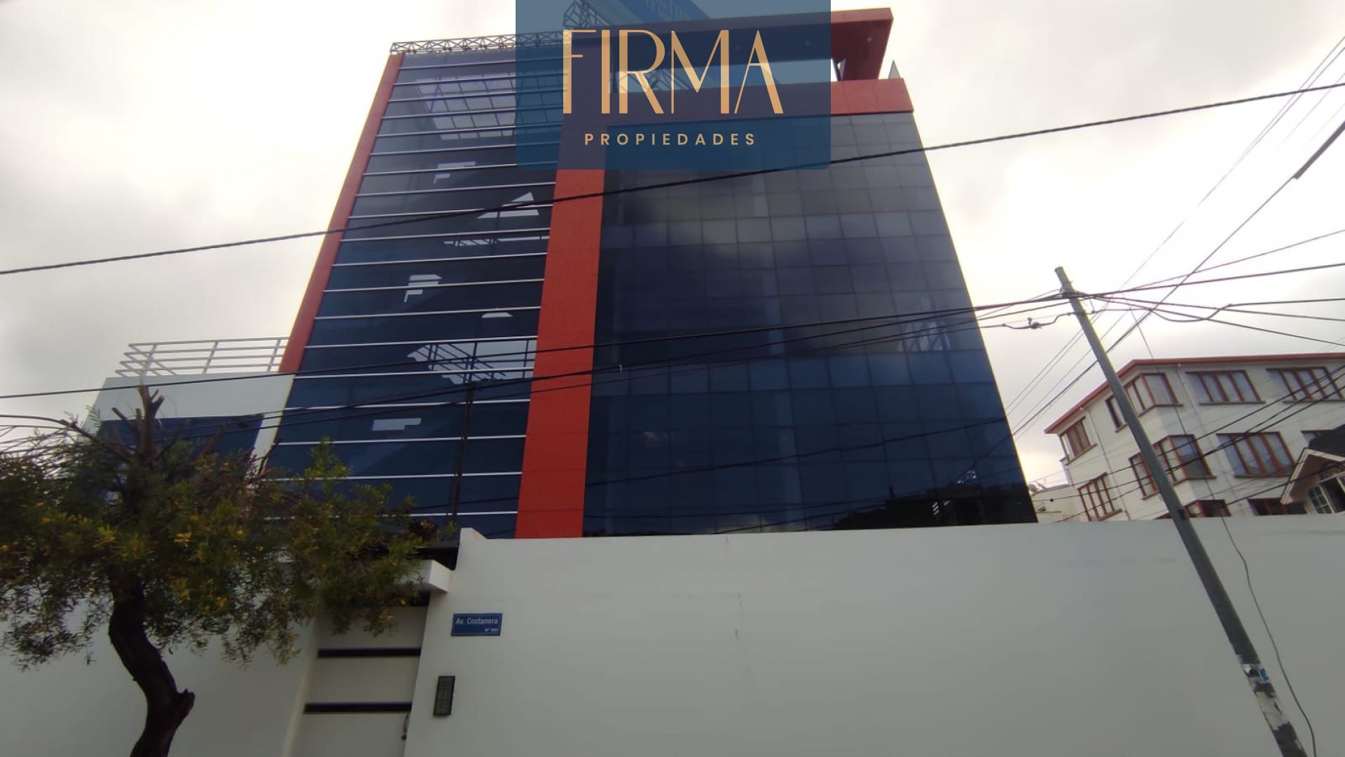 COMPRA ESTE EDIFICIO CON OFICINAS EN BAJO SEGUENCOMA
