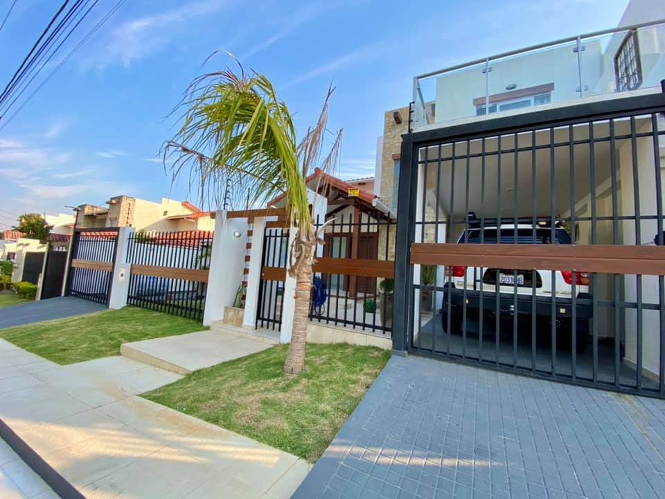 LUJOSA Y COMODA CASA EN ALQUILER O VENTA - URUBO