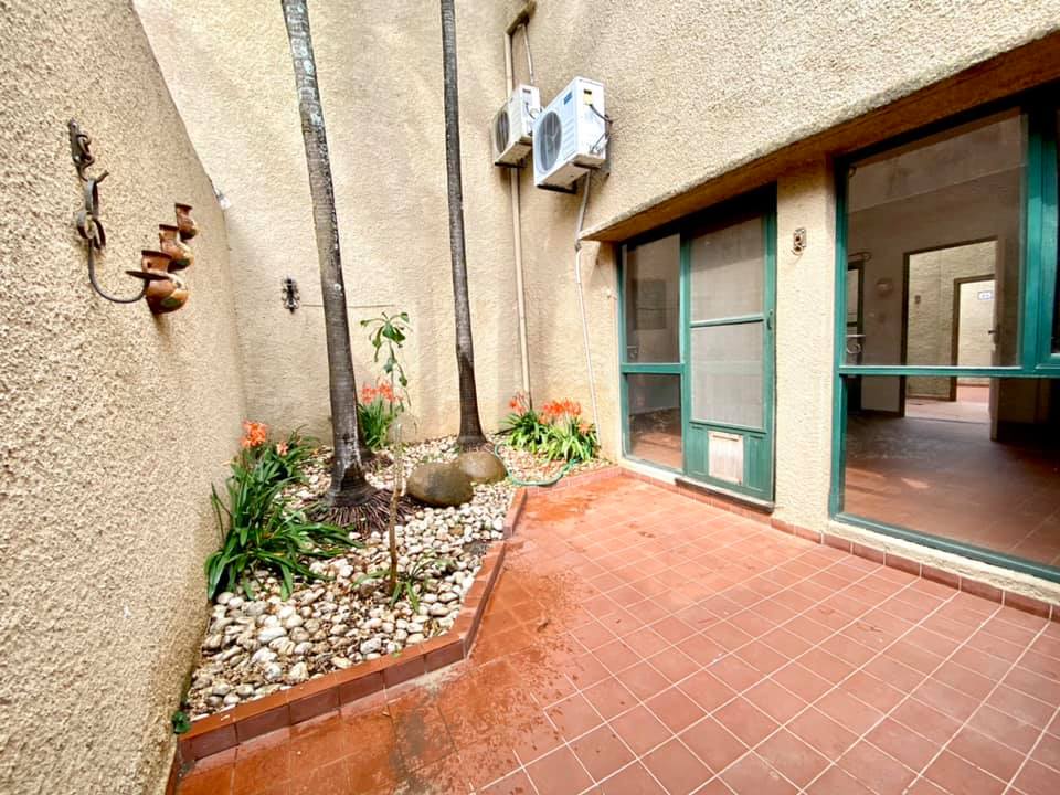 DEPARTAMENTO TRIPLEX TIPO CASA SOBRE SEXTO ANILLO AV BANZER