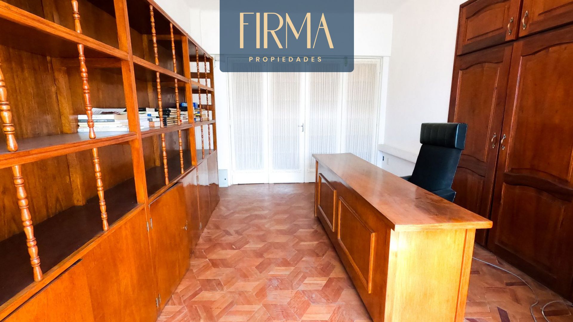 COMPRA ESTA OFICINA AMOBLADA EN EL CENTRO