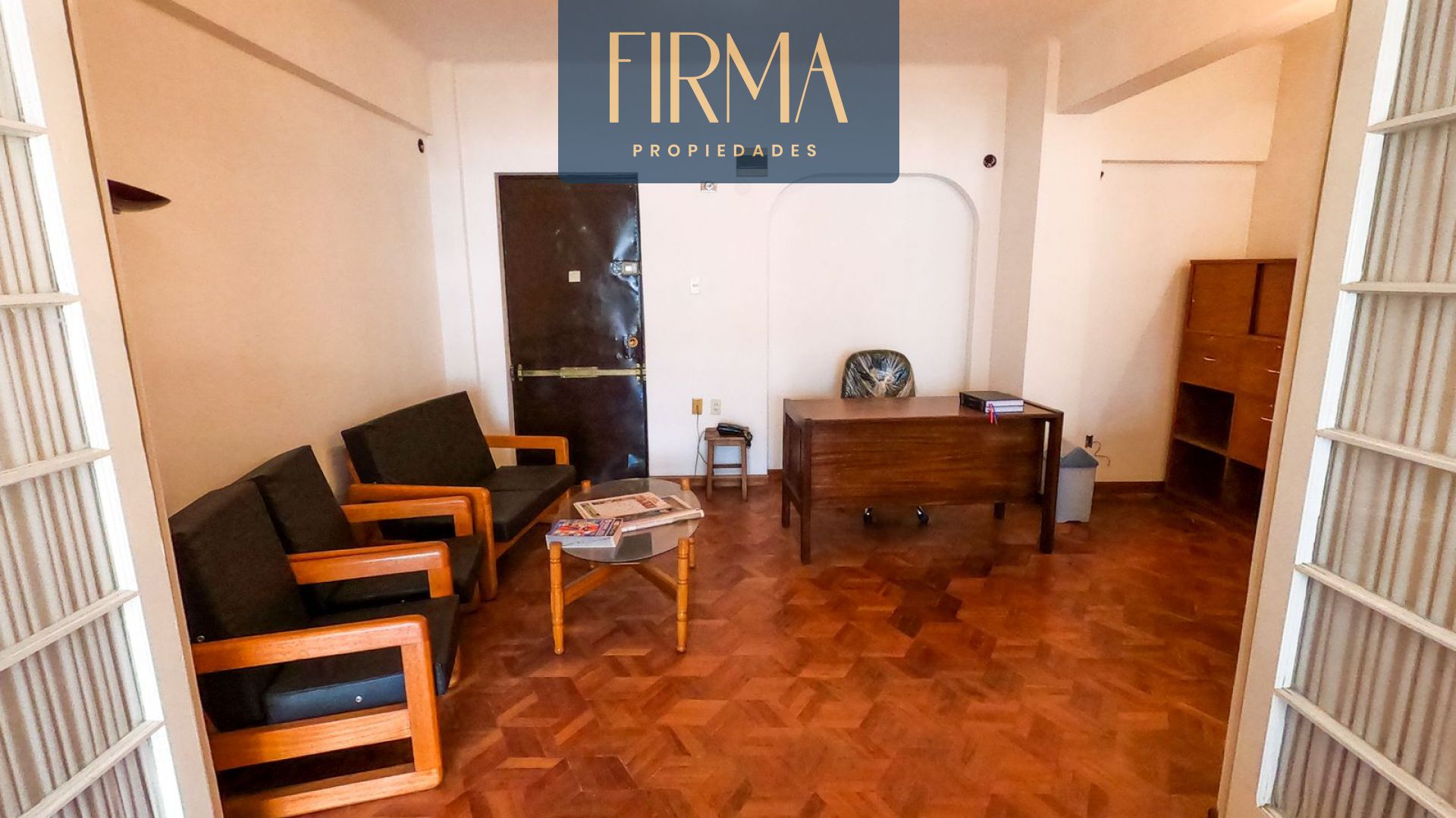 COMPRA ESTA OFICINA AMOBLADA EN EL CENTRO