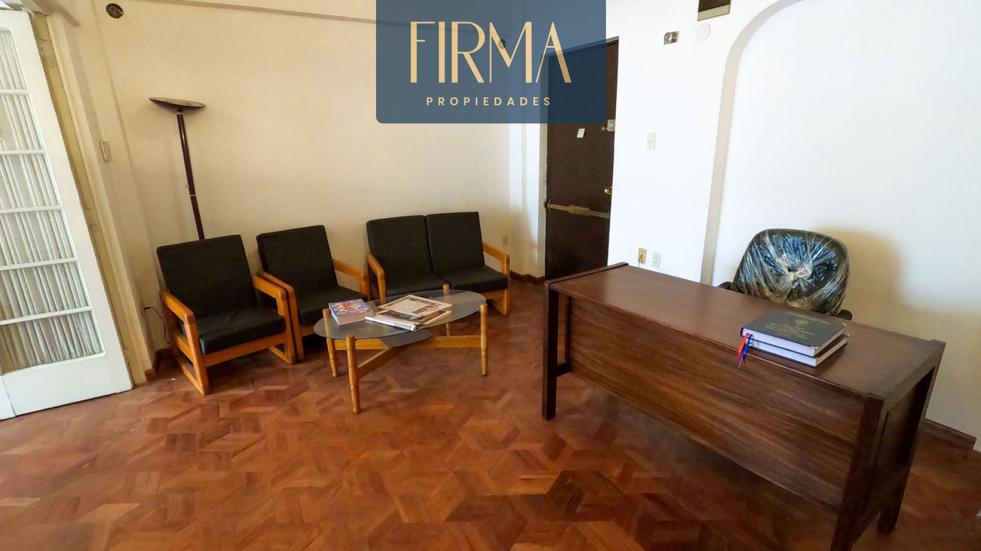 COMPRA ESTA OFICINA AMOBLADA EN EL CENTRO