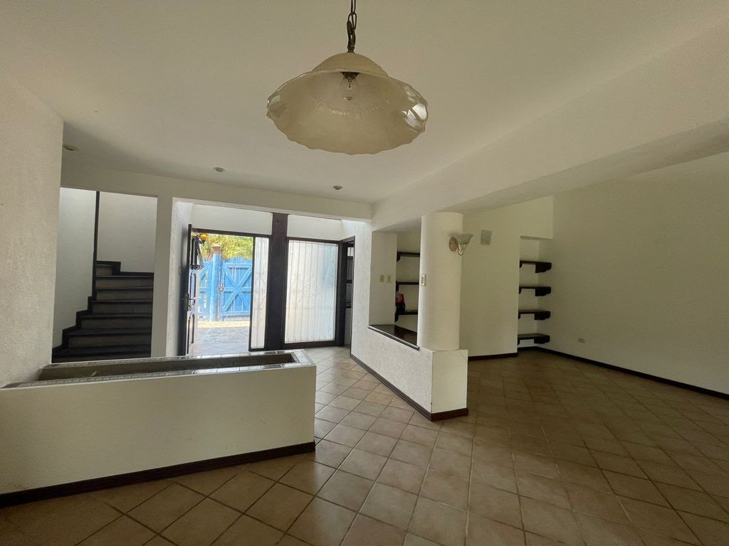 HERMOSA CASA AMPLIA EN VENTA