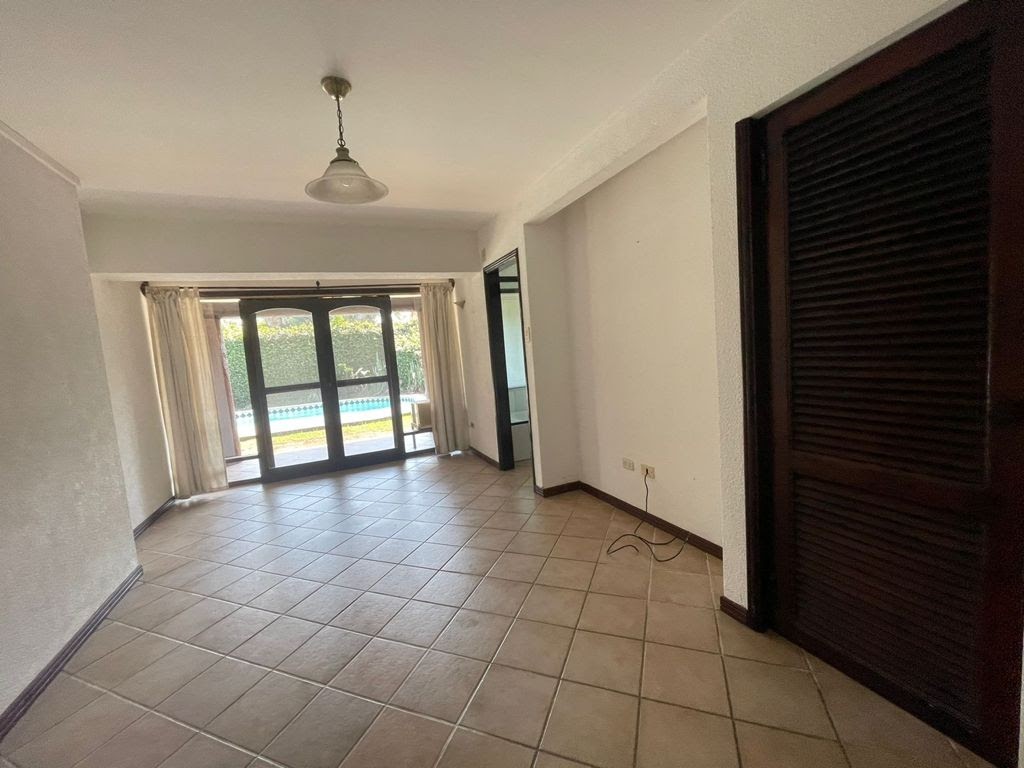 HERMOSA CASA AMPLIA EN VENTA