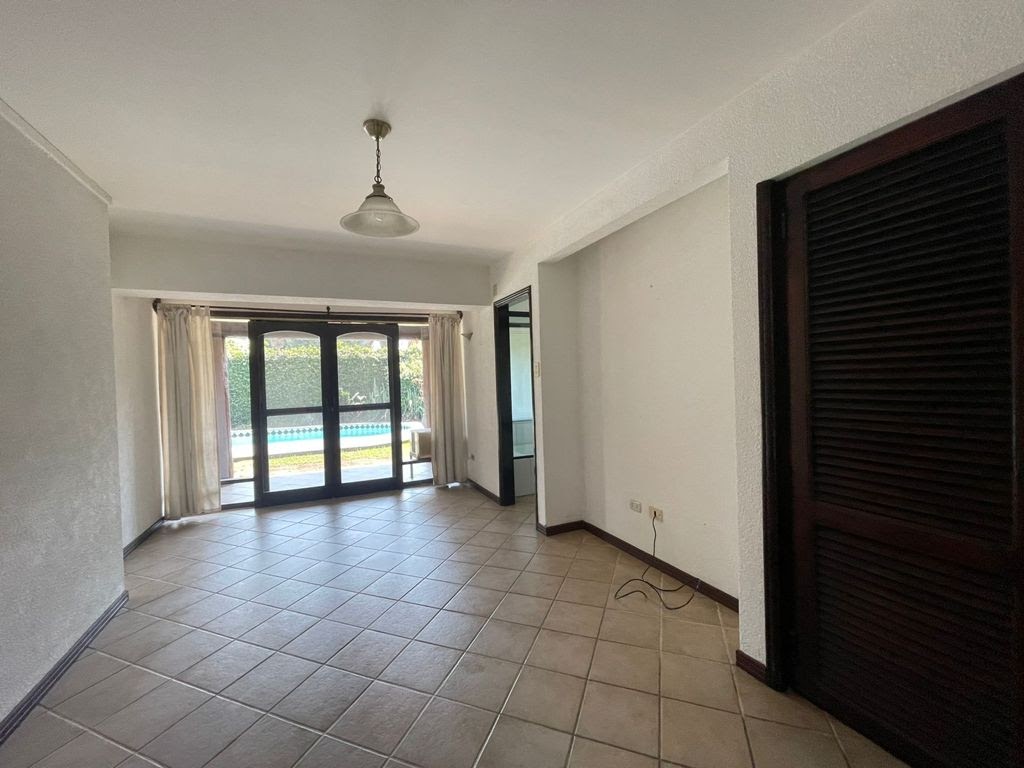 HERMOSA CASA AMPLIA EN VENTA