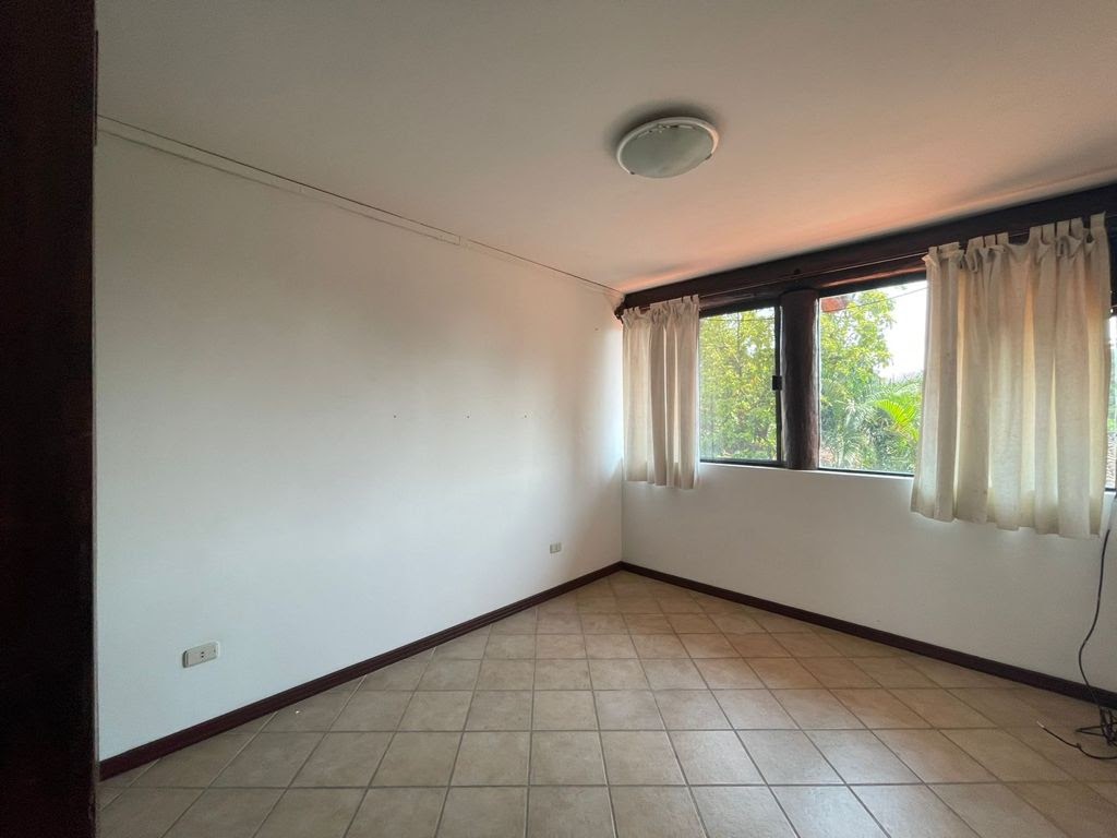 HERMOSA CASA AMPLIA EN VENTA