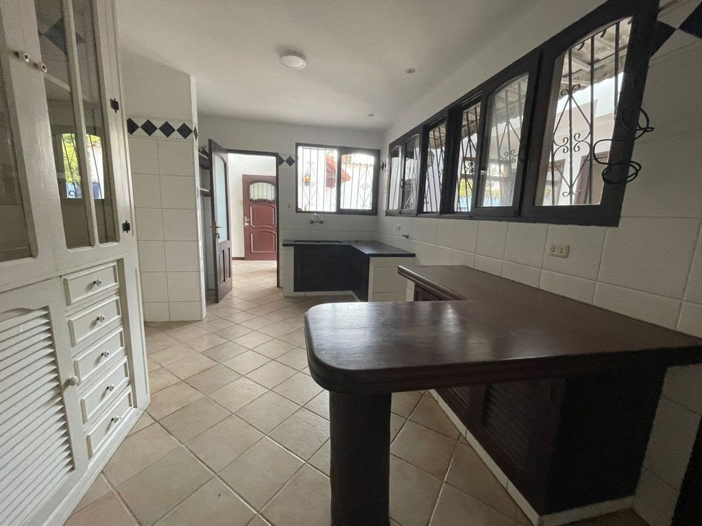 HERMOSA CASA AMPLIA EN VENTA