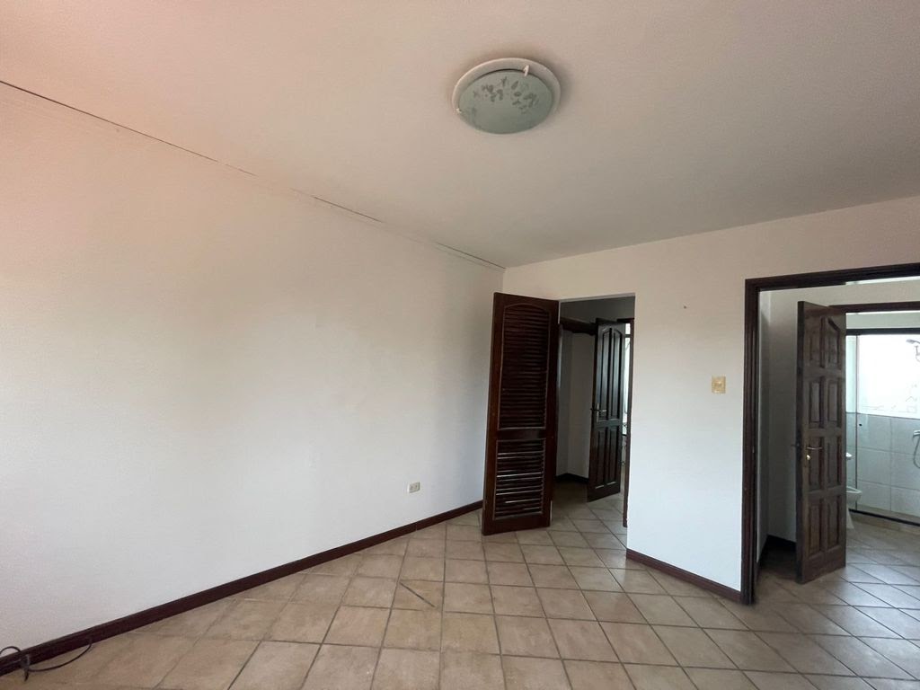 HERMOSA CASA AMPLIA EN VENTA