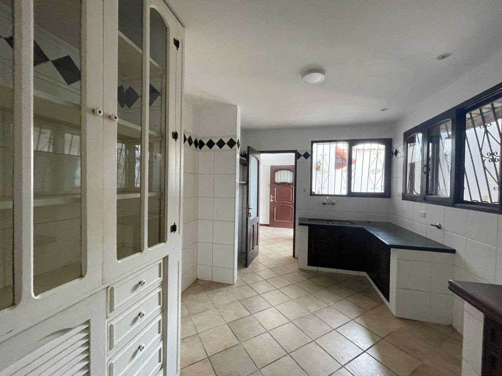 HERMOSA CASA AMPLIA EN VENTA