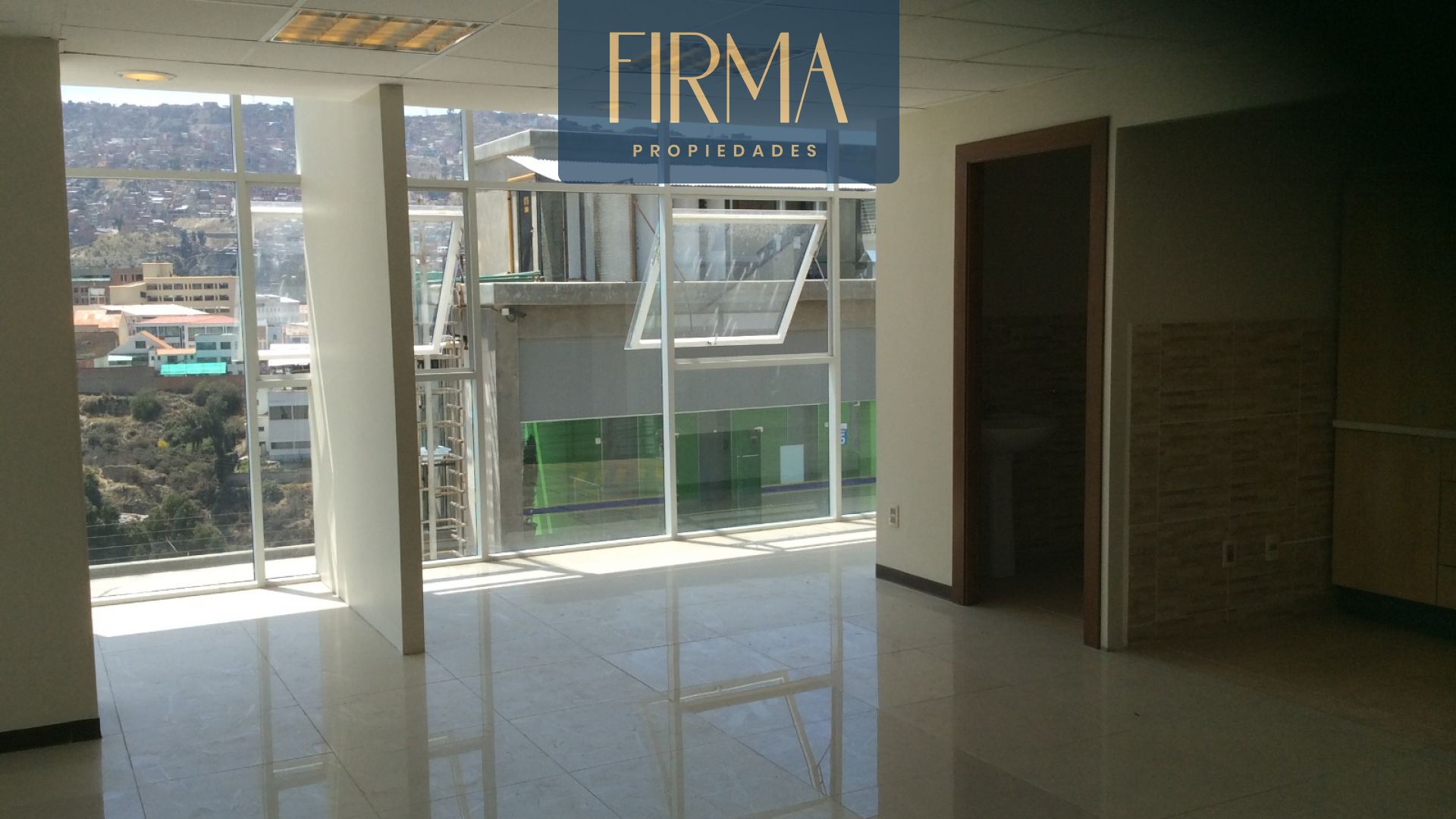 COMPRA ESTA OFICINA EN LA AV. ARCE