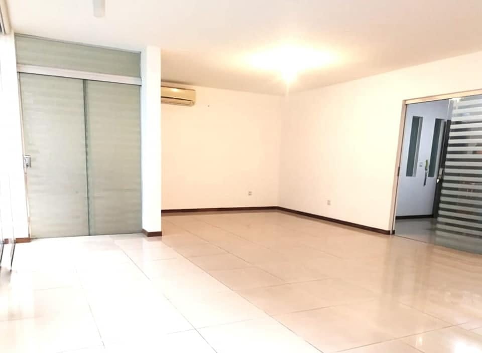 Casa de 4 Suites en Venta 