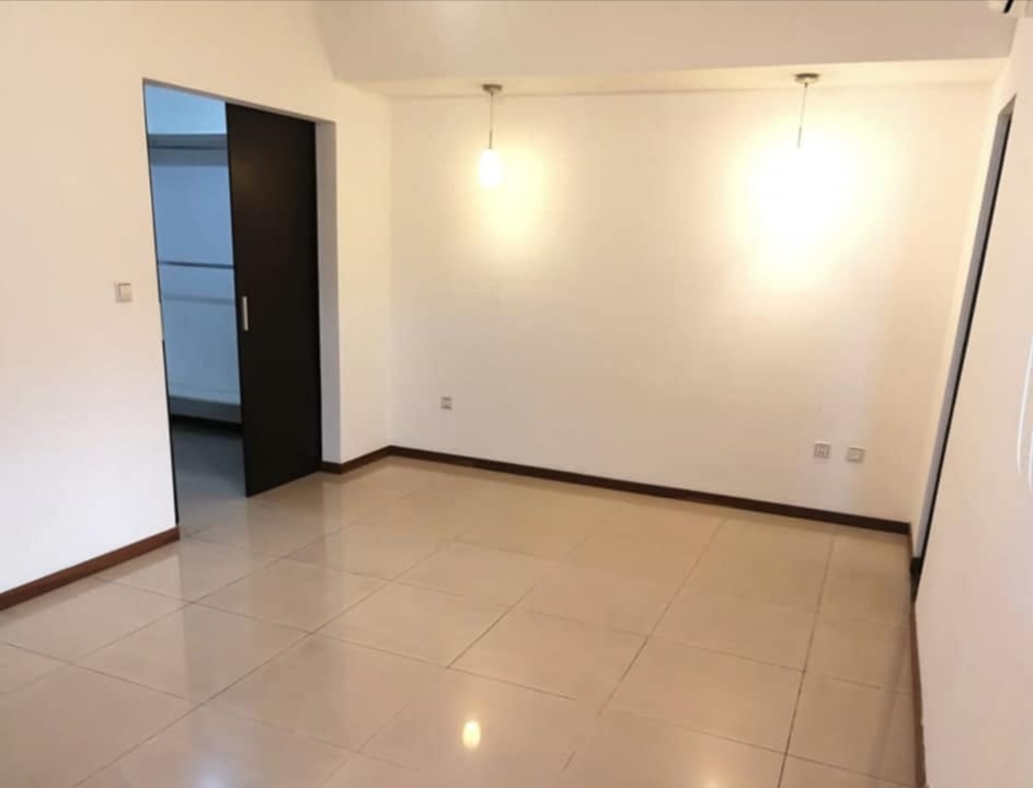 Casa de 4 Suites en Venta 