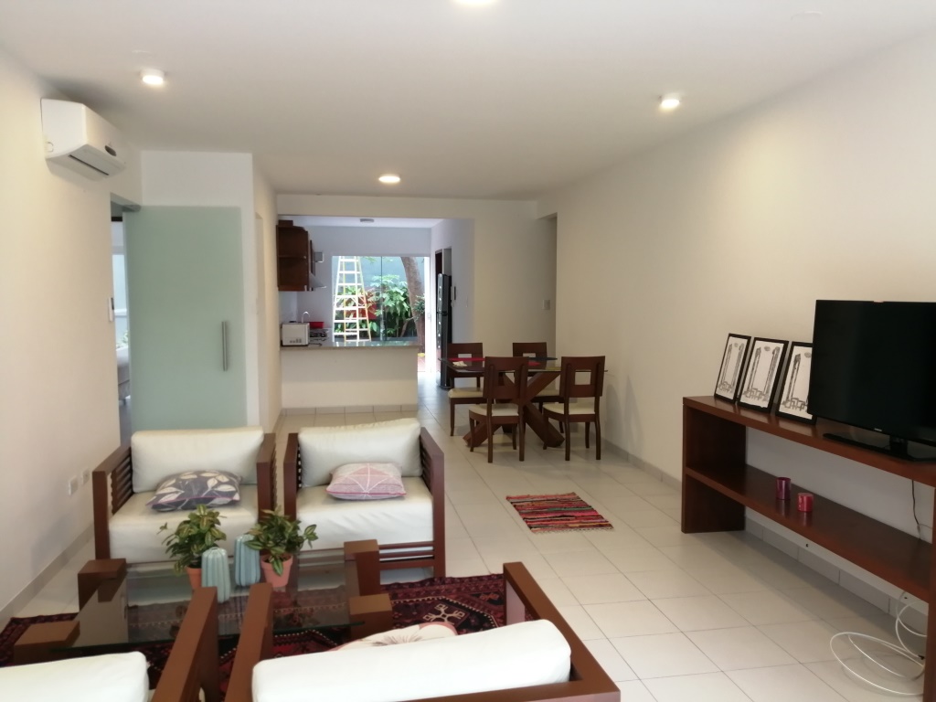 ALQUILO HERMOSA Y MODERNA CASA DE 2 PLANTAS. 