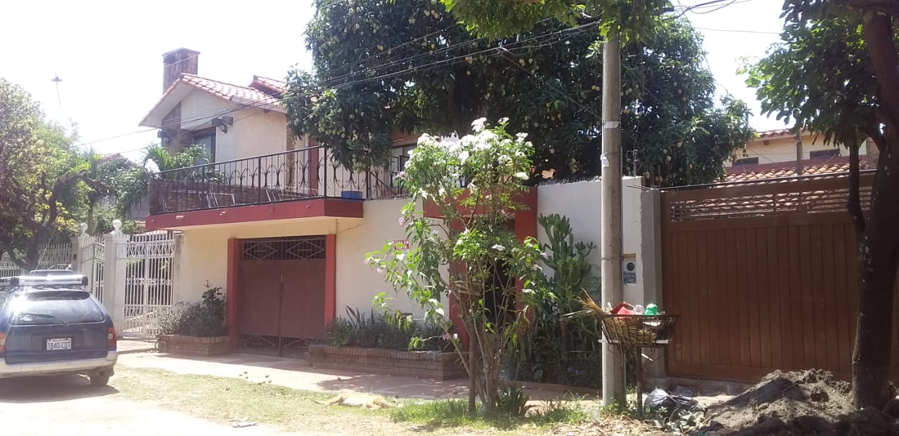 Casa en Venta en la Av. Cumavi entre 4to y 5to anillo.