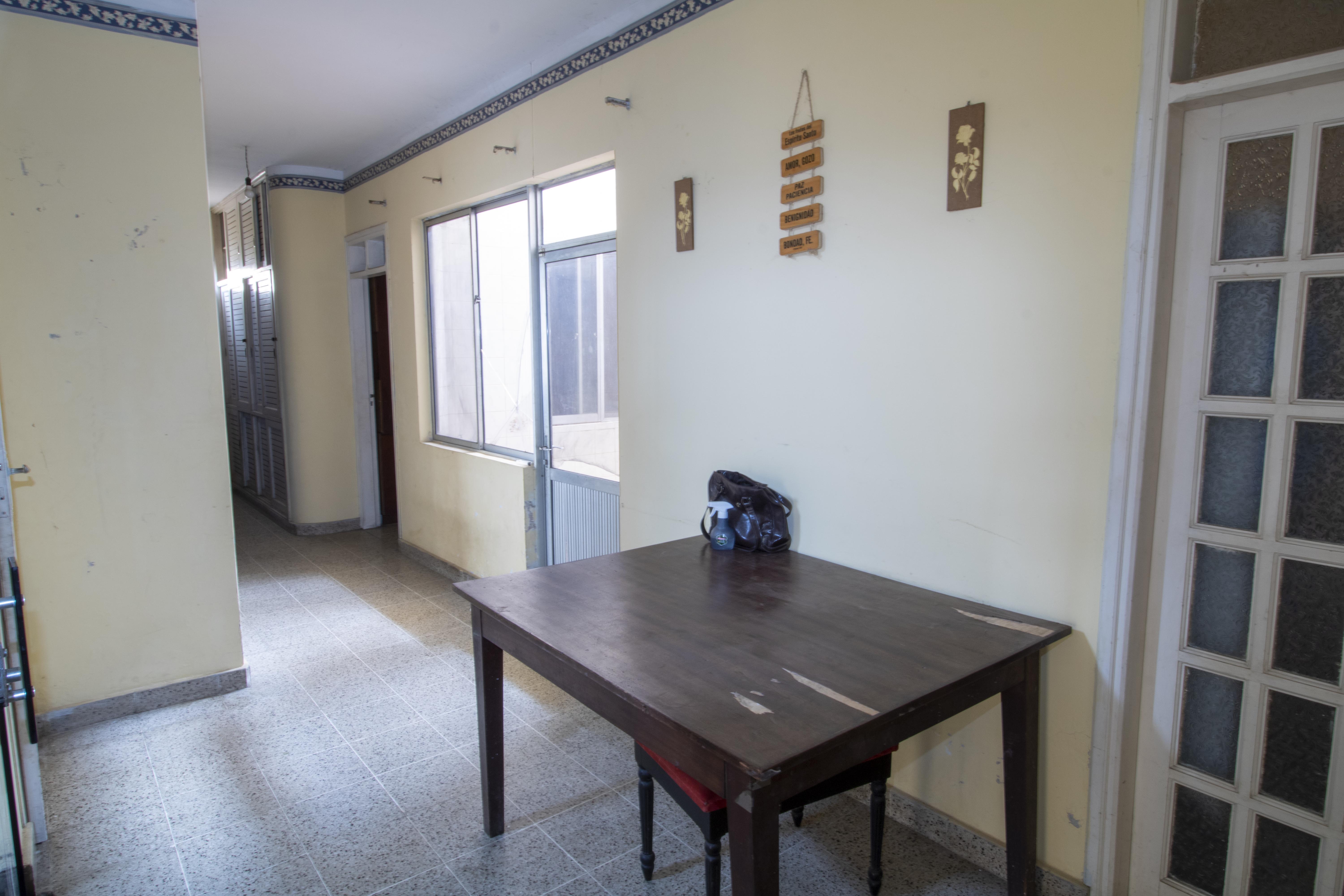 CASA DE 3 PISOS CON 10 HABITACIONES EN EXCELENTE UBICACION