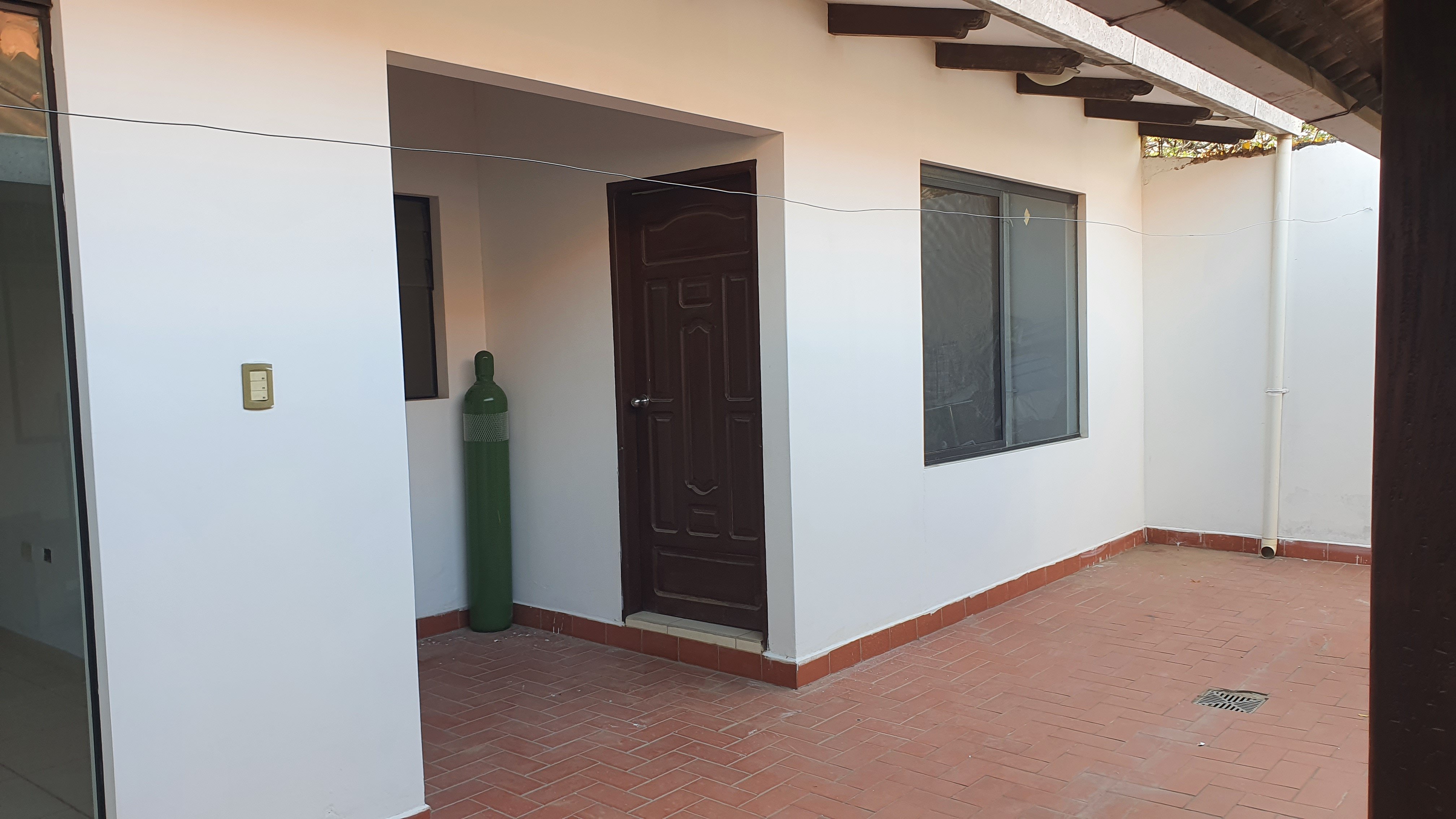 CASA EN VENTA VILLA 1ERO DE MAYO A UN PASO DE PLAZA PRINCIPA