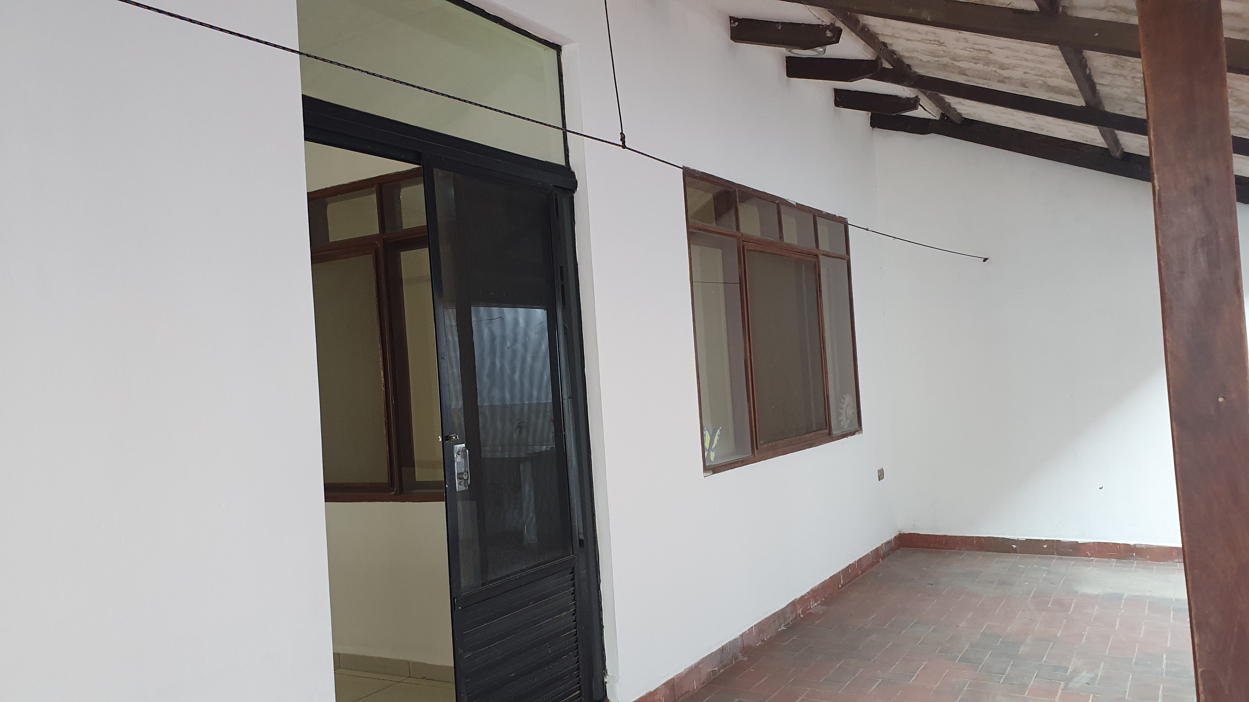 CASA EN VENTA VILLA 1ERO DE MAYO A UN PASO DE PLAZA PRINCIPA