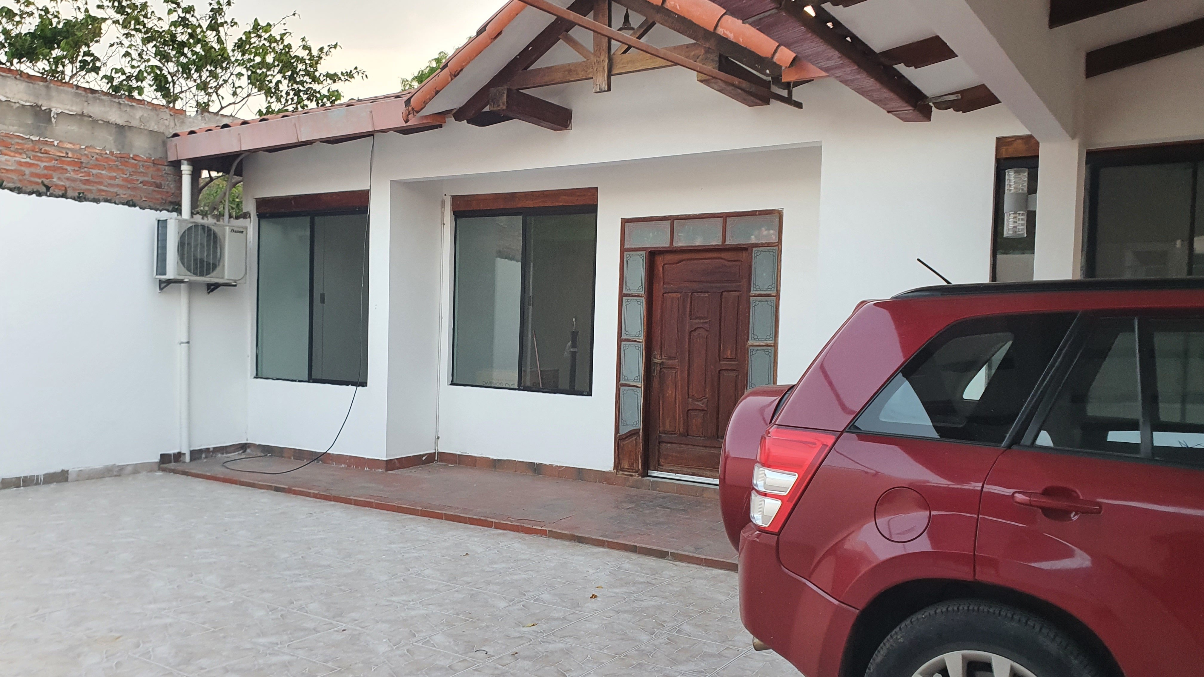 CASA EN VENTA VILLA 1ERO DE MAYO A UN PASO DE PLAZA PRINCIPA