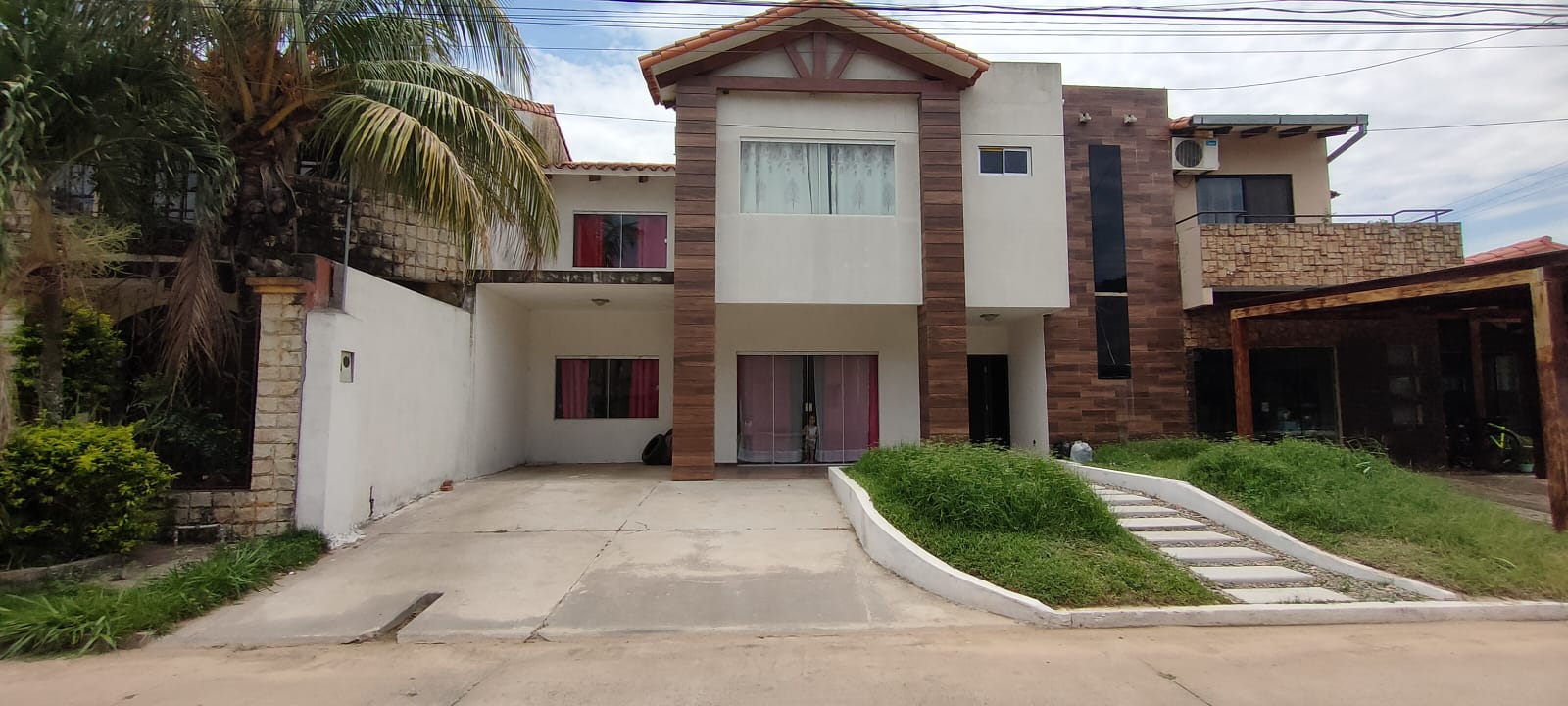 Casa independiente en Anticretico