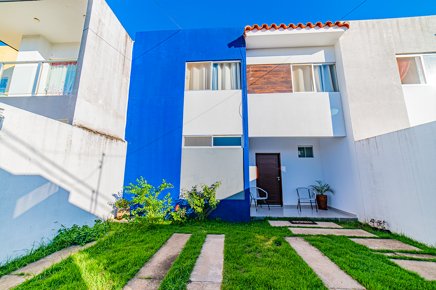 CASA EN VENTA DOS PLANTAS...