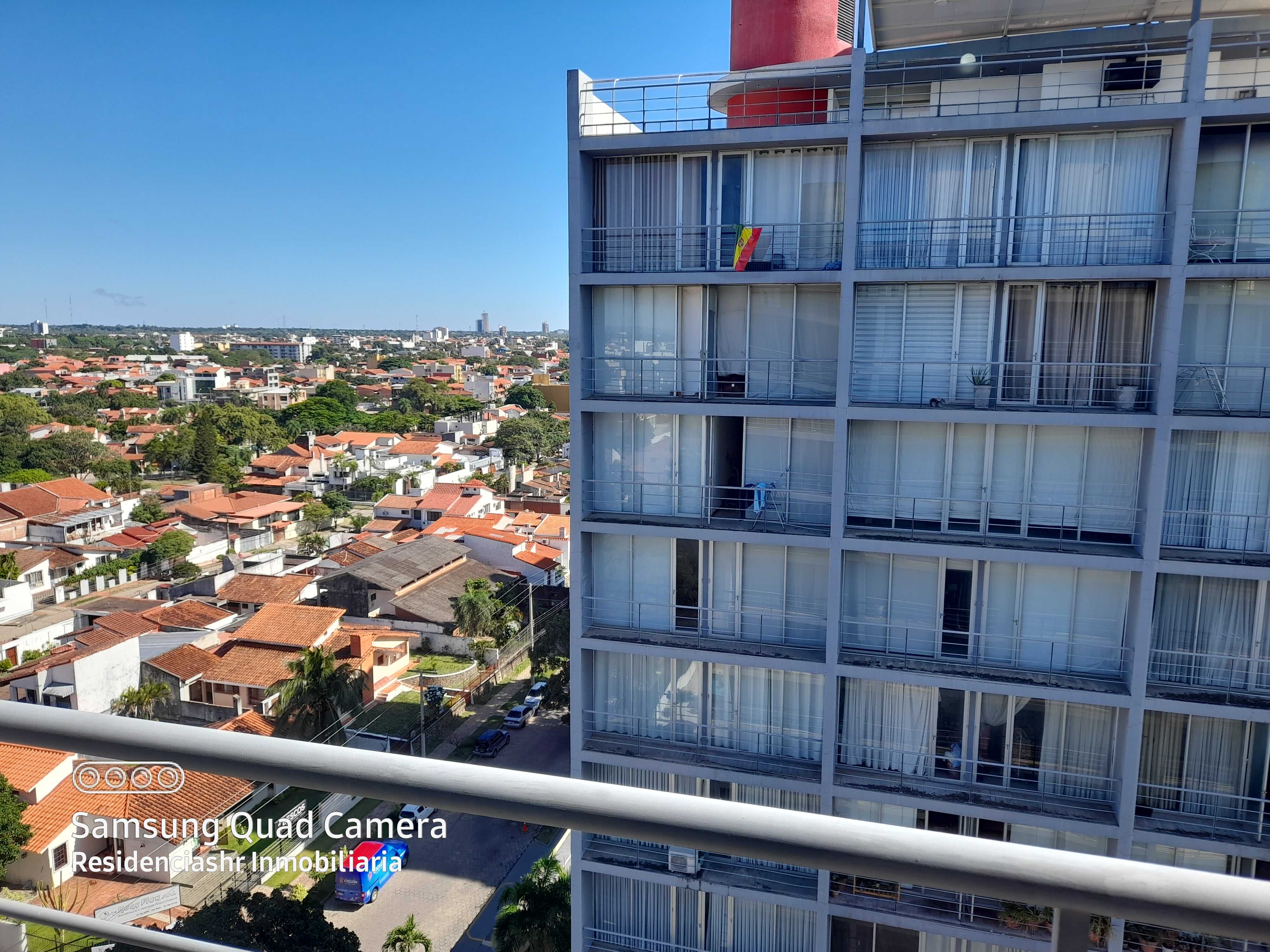 EN ALQUILER HERMOSO DEPARTAMENTO