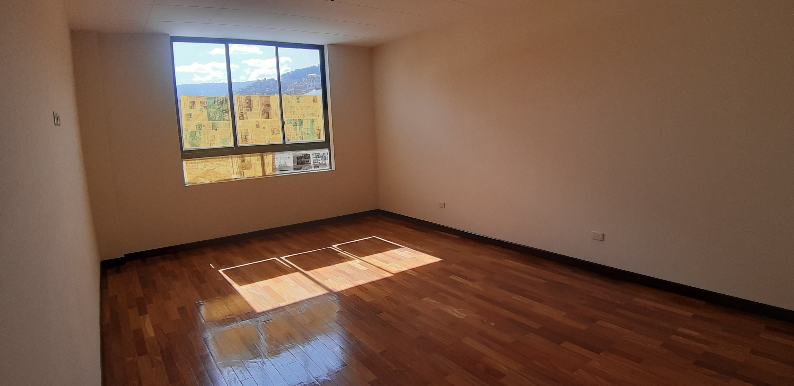LA PAZ HERMOSO PENTHOUSE EN ANTICRÉTICO PLAZA MURILLO