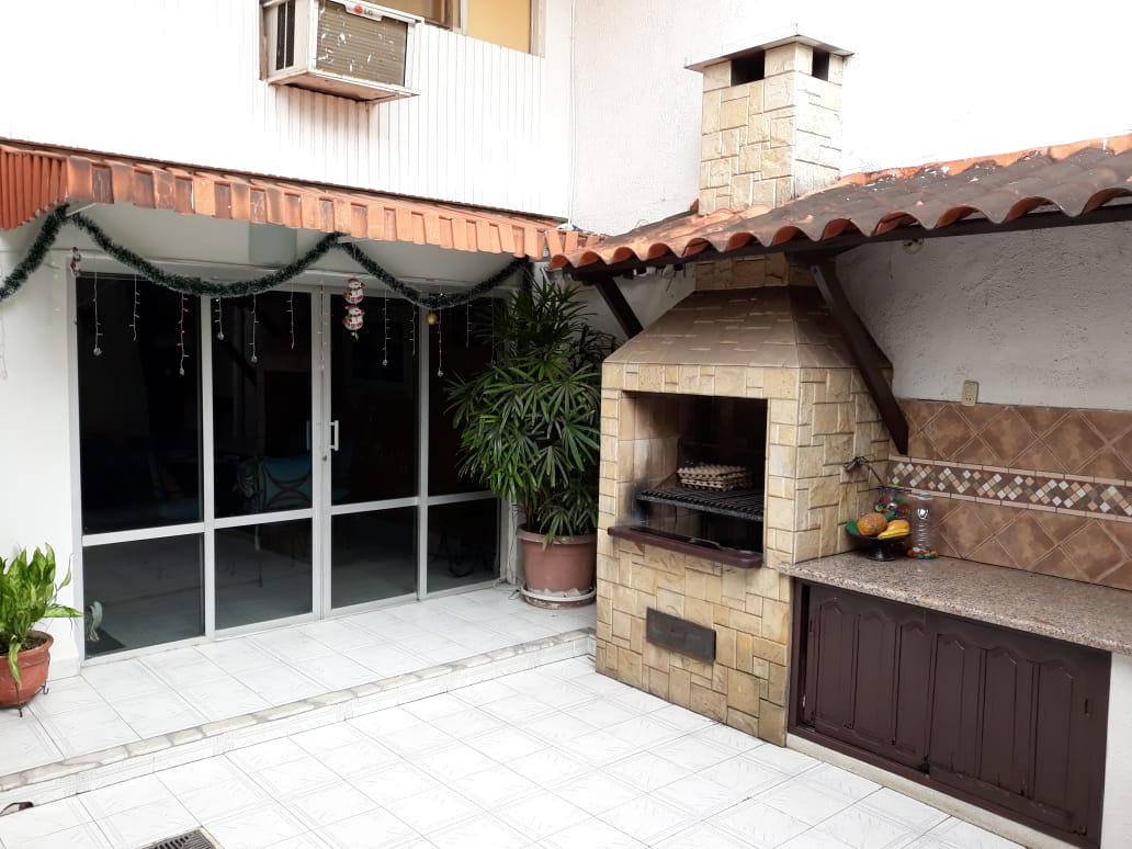 CASA/LOCAL COMERCIAL EN VENTA