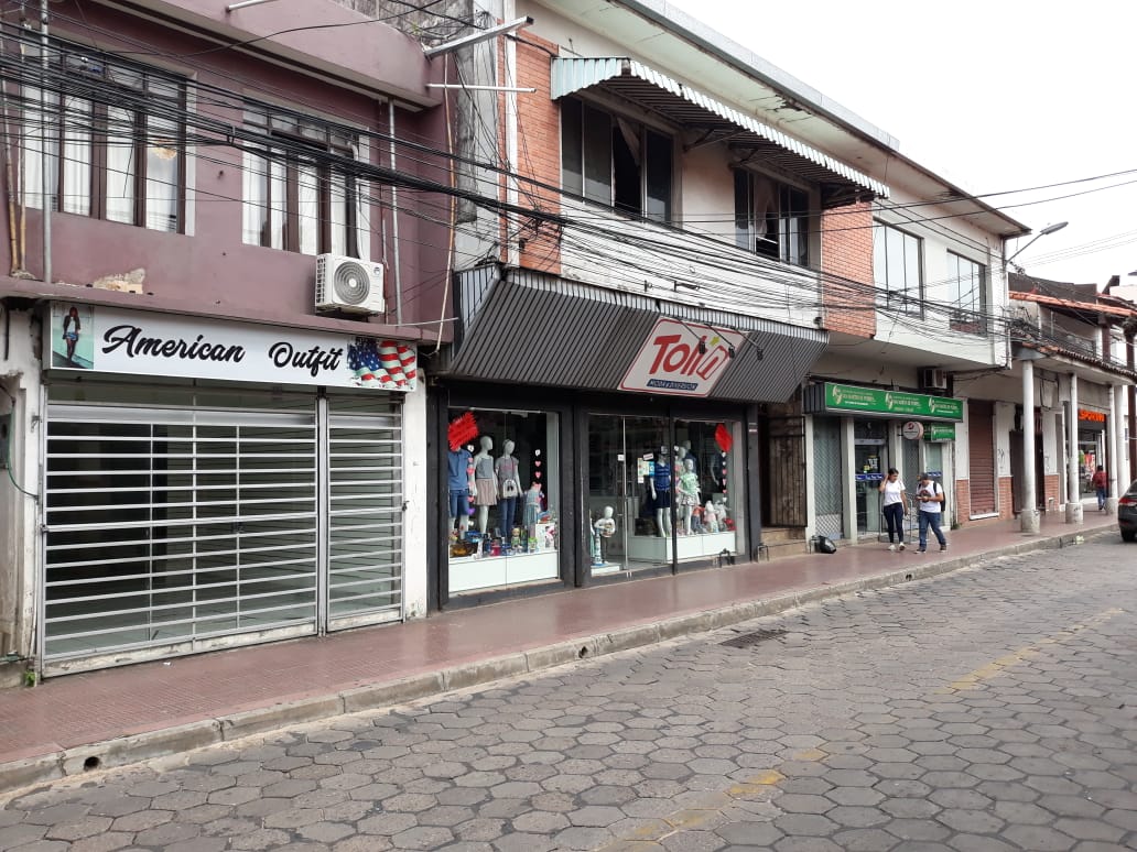 CASA/LOCAL COMERCIAL EN VENTA