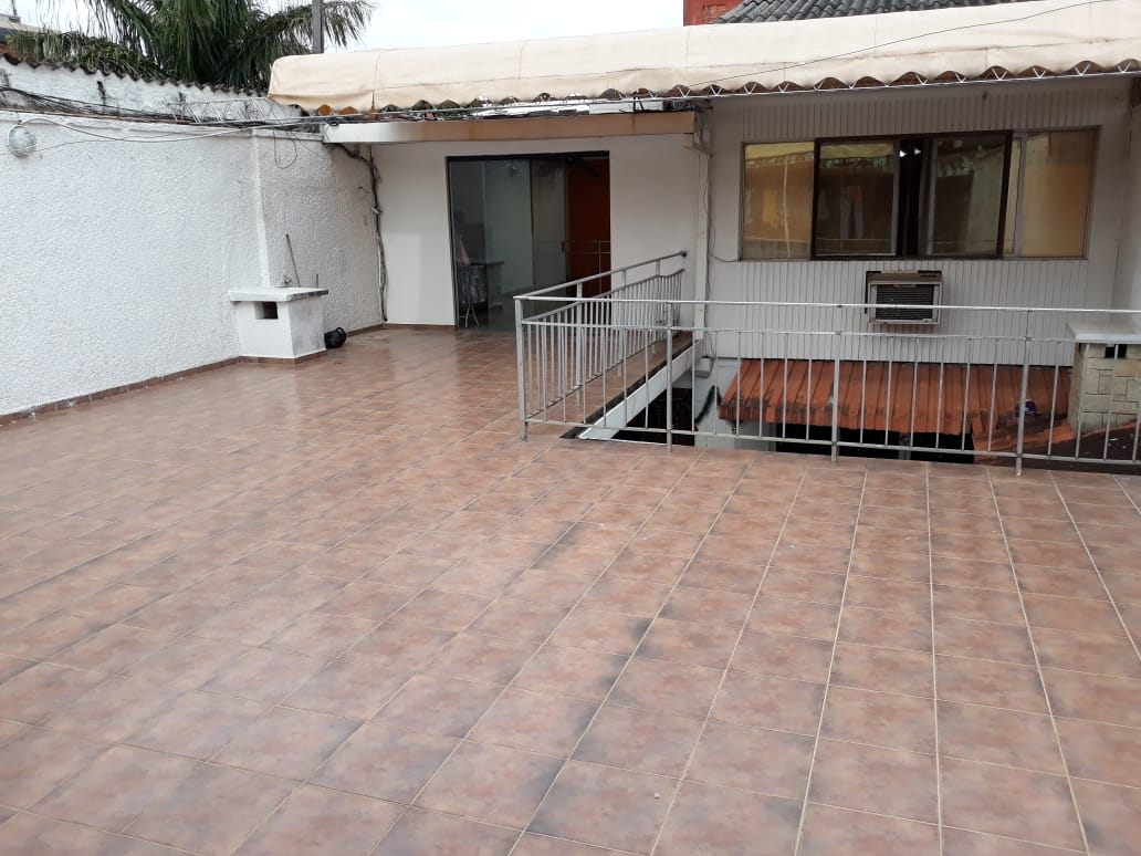 CASA/LOCAL COMERCIAL EN VENTA