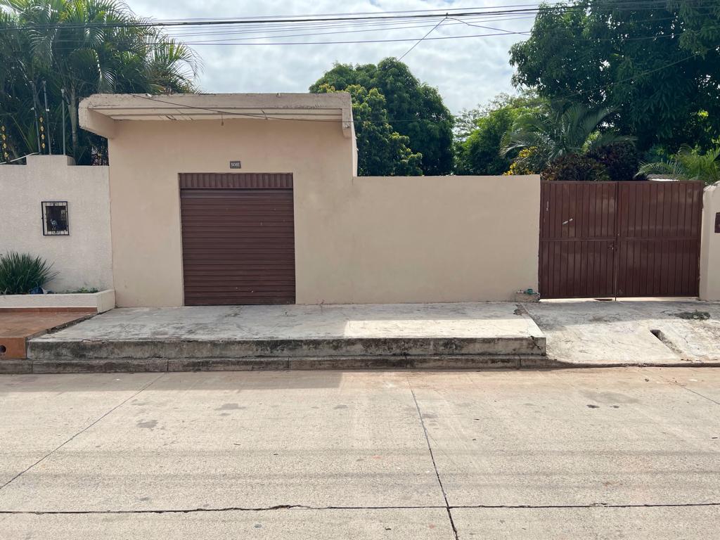 CASA/TERRENO EN VENTA 