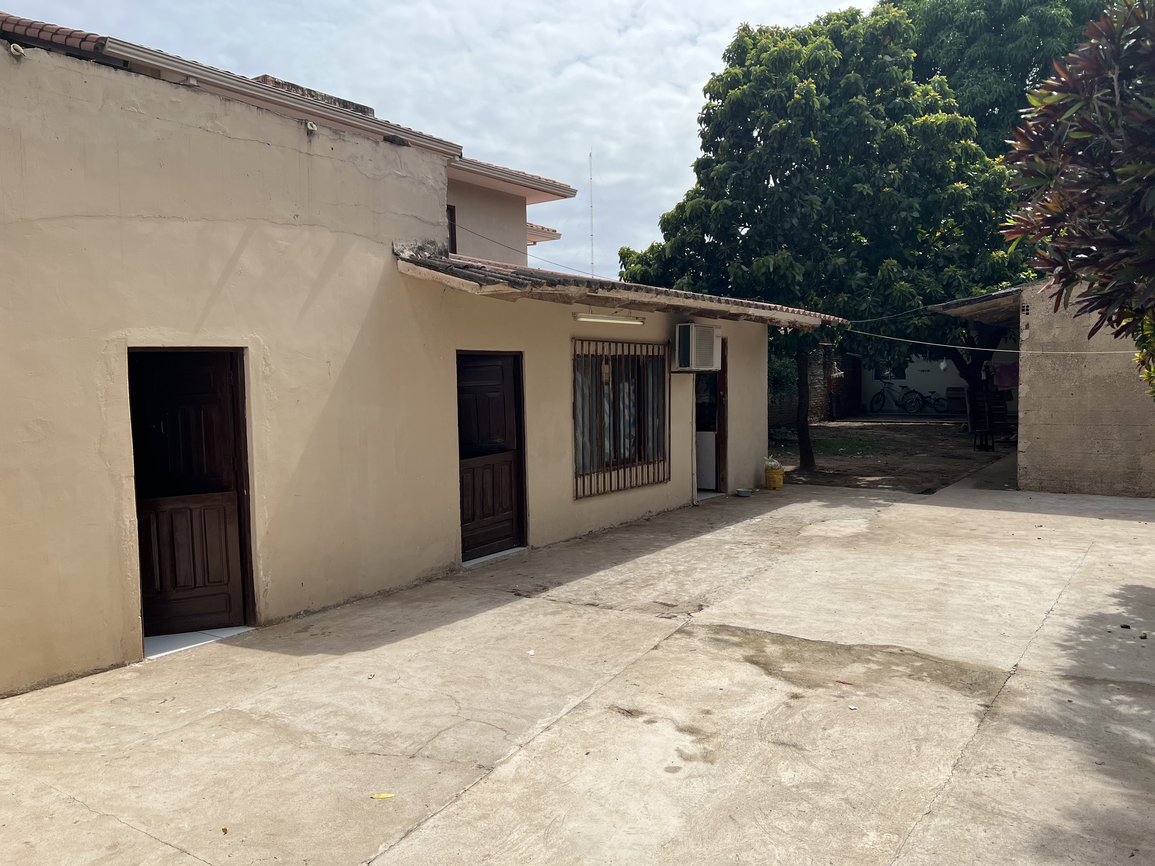 CASA/TERRENO EN VENTA 