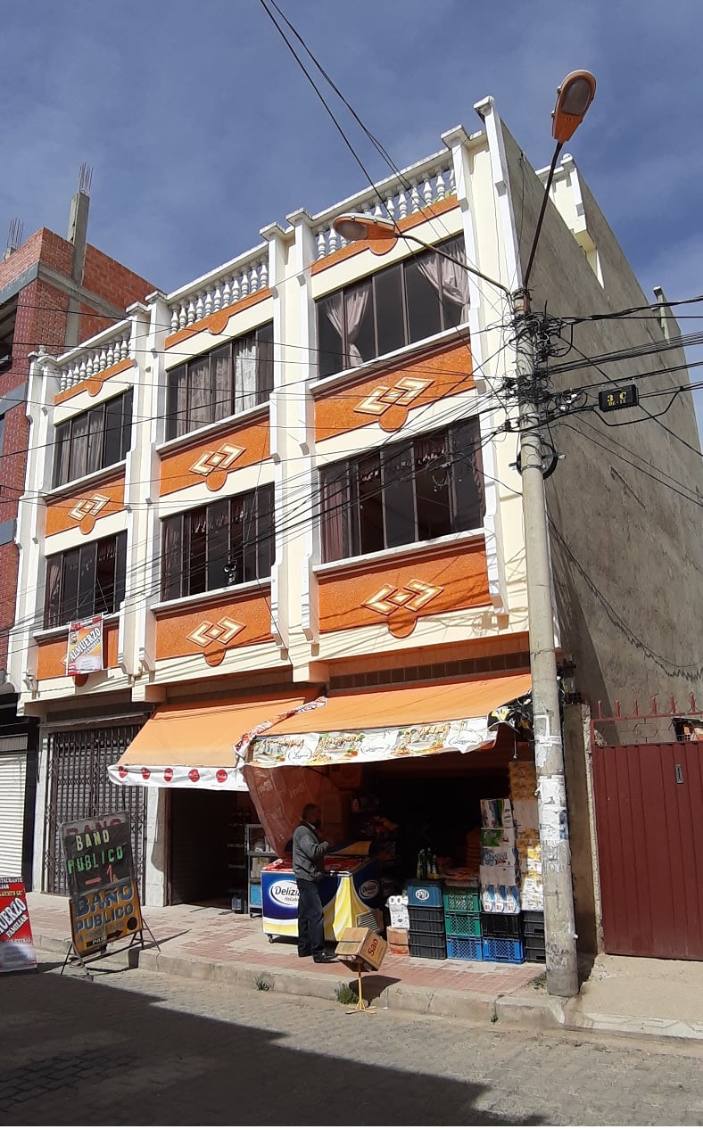 AMPLIA CASA EN VENTA CIUDAD SATÉLITE - EL ALTO - LA PAZ