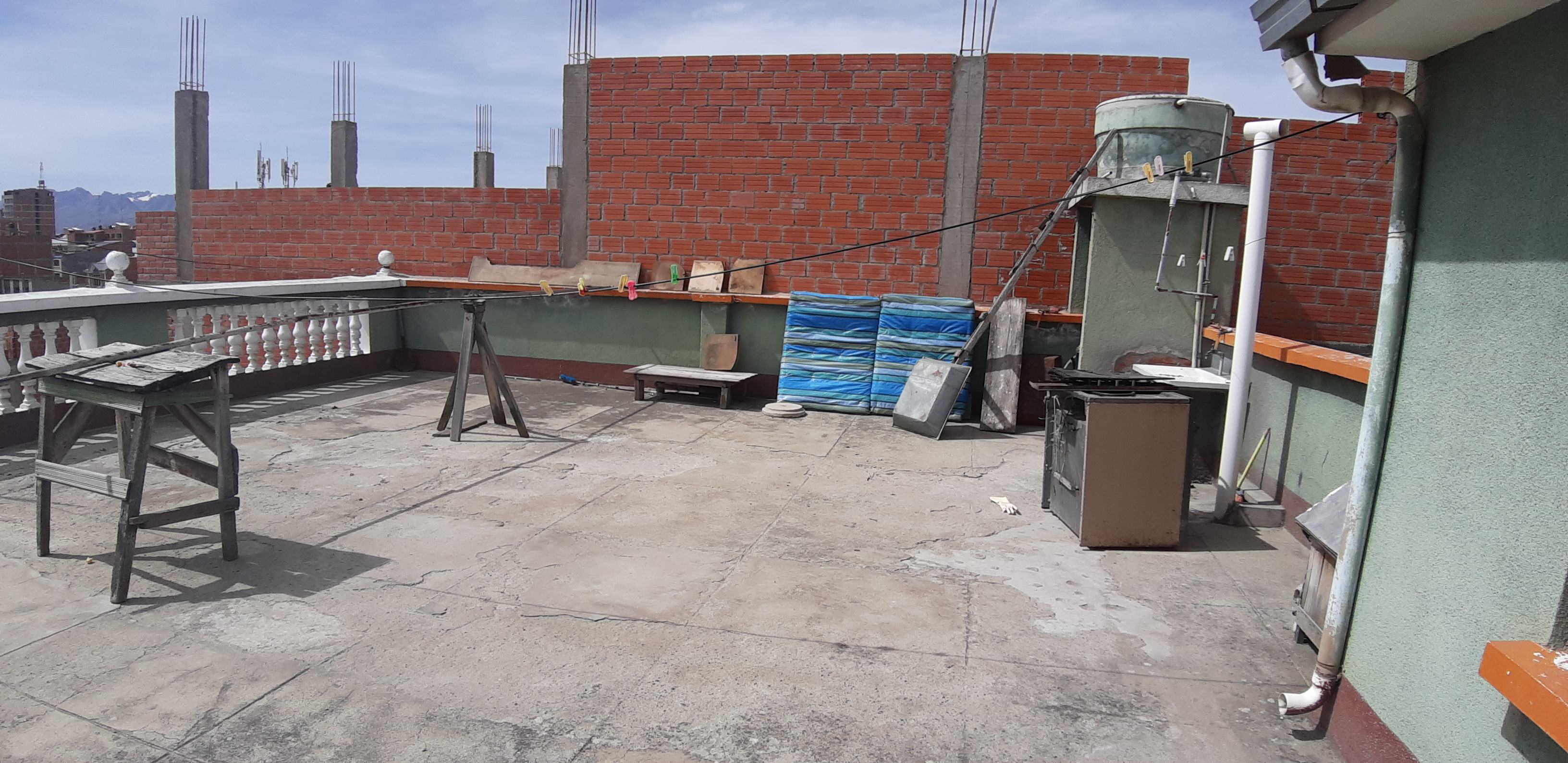 AMPLIA CASA EN VENTA CIUDAD SATÉLITE - EL ALTO - LA PAZ