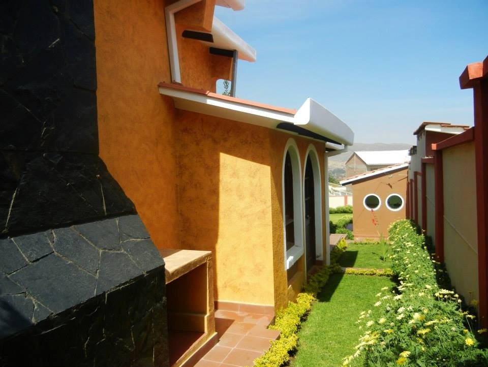 AMPLIA Y HERMOSA CASA EN VENTA EN CONDOMINIO