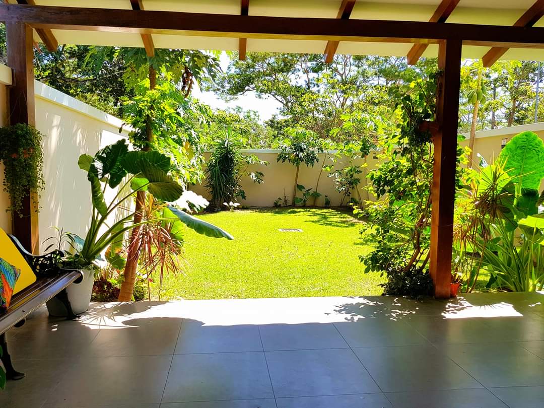HERMOSA Y AMPLIA CASA EM CONDOMINIO "CASA DE CAMPO" 