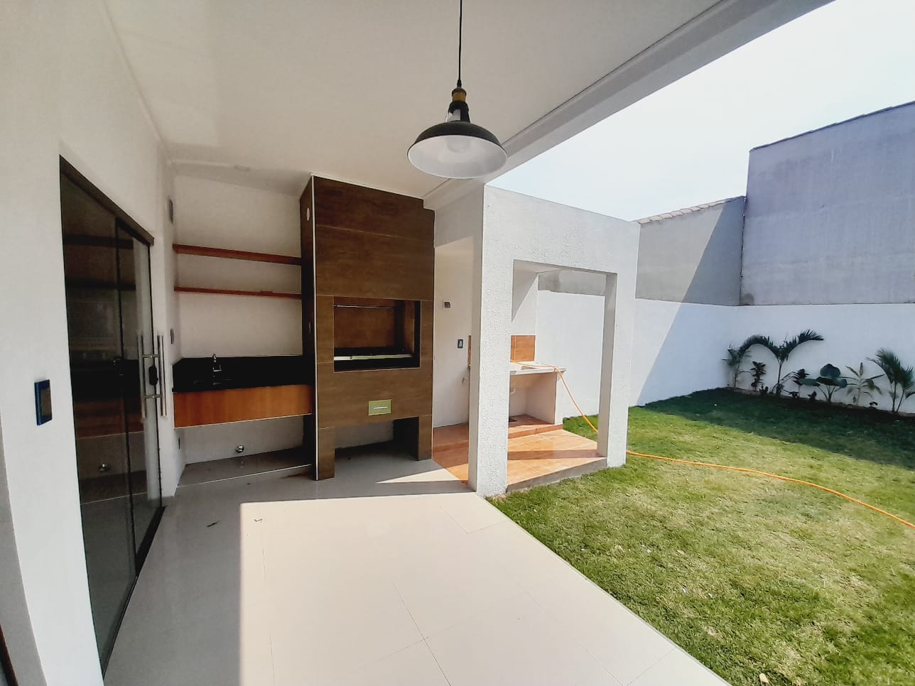 HERMOSA CASA EN VENTA  A ESTRENAR ( 3 SUITES) ZONA RADIAL 13