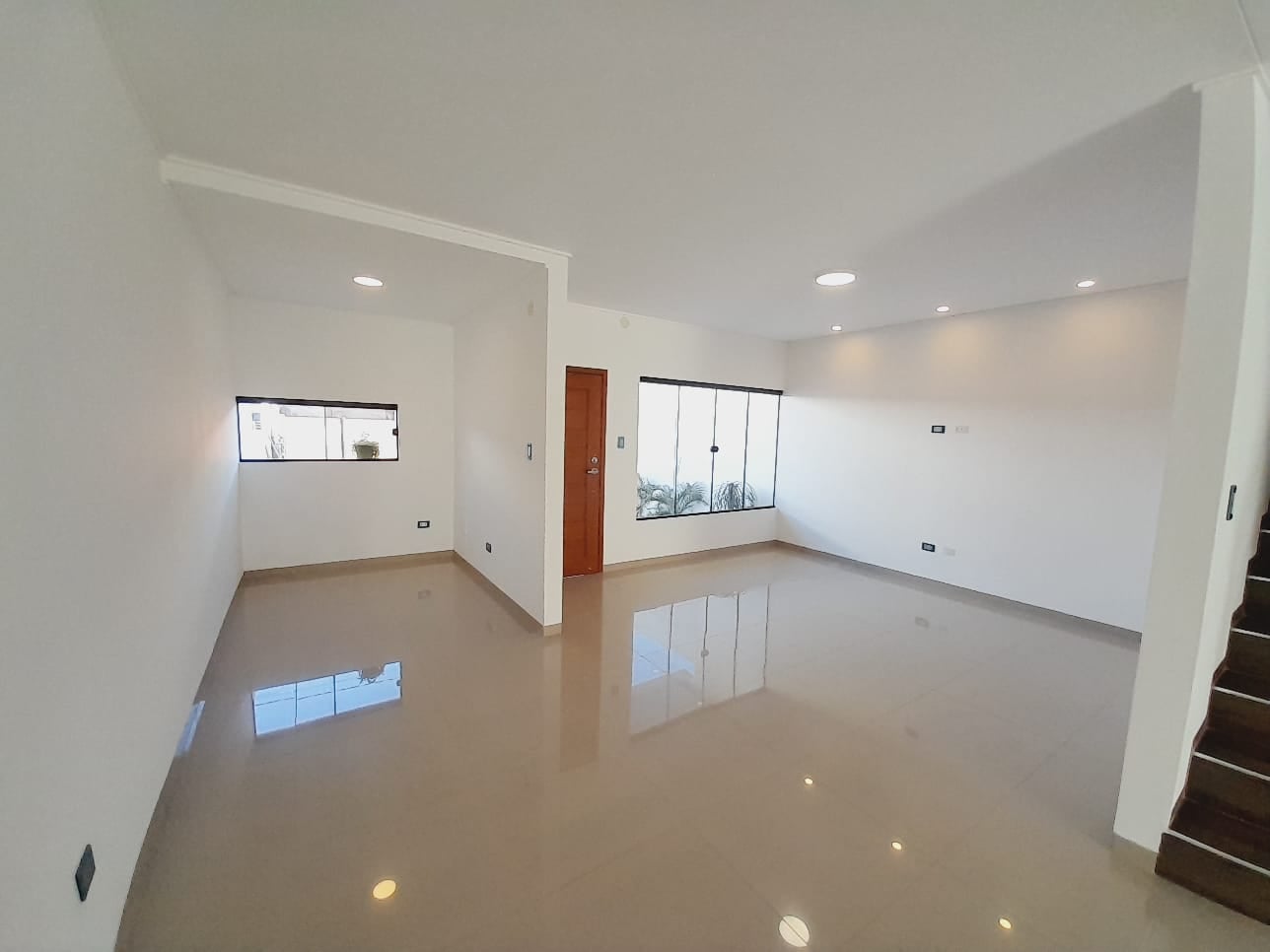 HERMOSA CASA EN VENTA  A ESTRENAR ( 3 SUITES) ZONA RADIAL 13