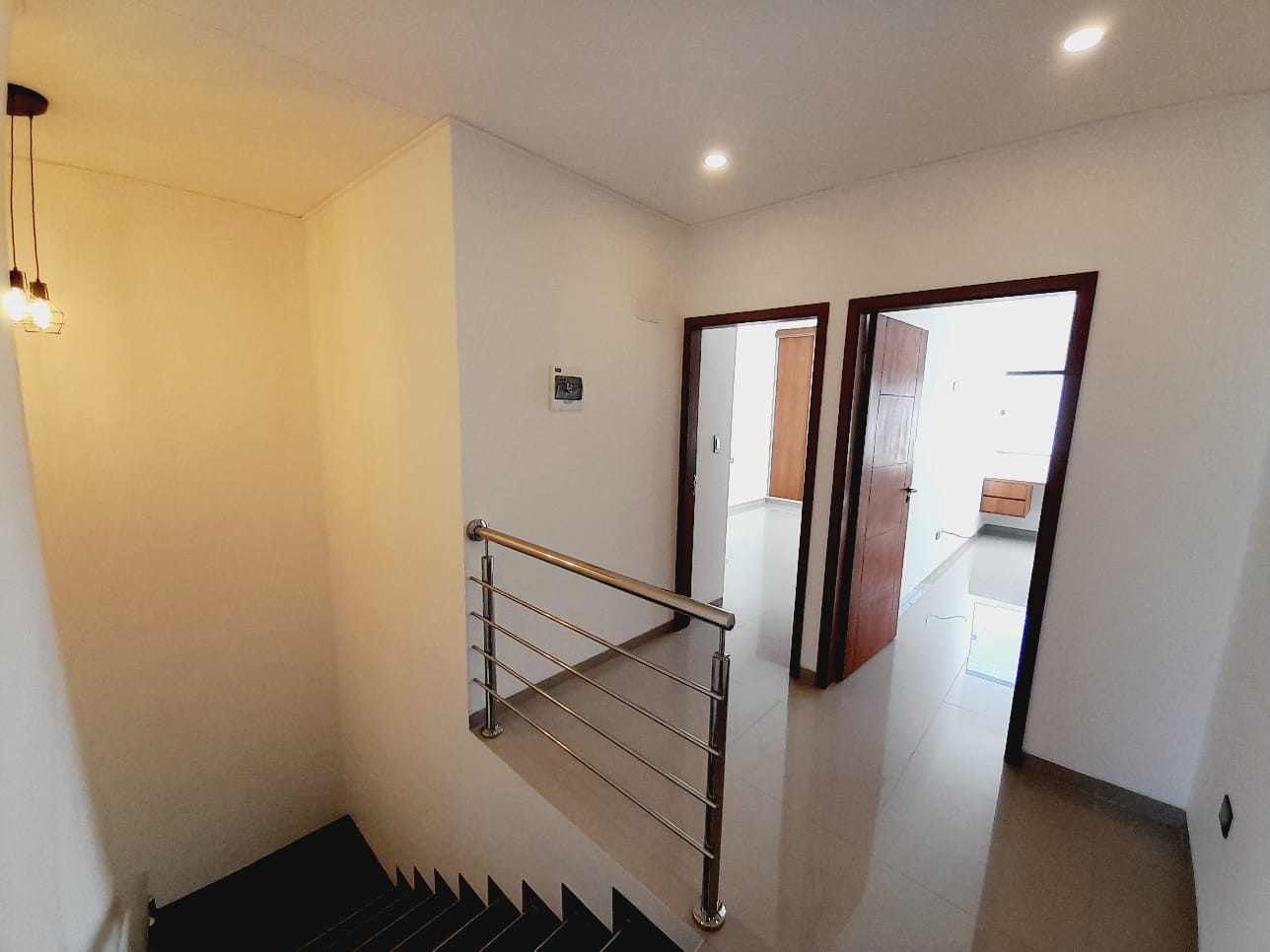 HERMOSA CASA EN VENTA  A ESTRENAR ( 3 SUITES) ZONA RADIAL 13