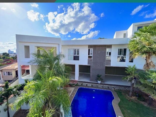 CASA DE LUJO EN VENTA ZONA NORTE