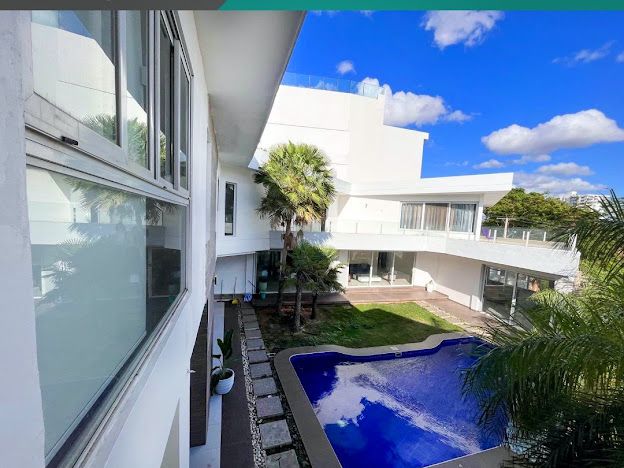 CASA DE LUJO EN VENTA ZONA NORTE