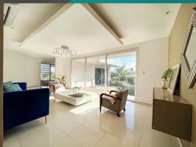 CASA DE LUJO EN VENTA ZONA NORTE