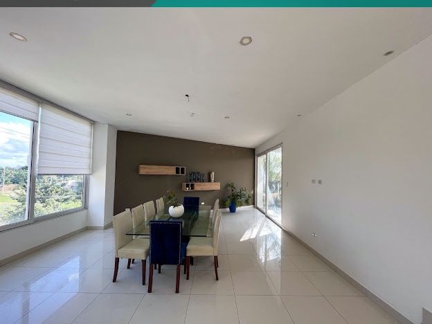 CASA DE LUJO EN VENTA ZONA NORTE